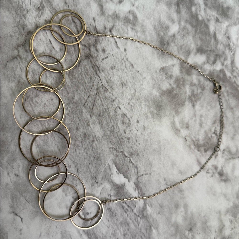 Gold chain circle necklace